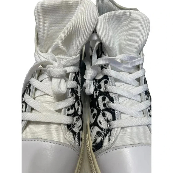 The Nightmare Before Christmas Canvas Shoes NWT Tim Burton Printed High Top S 10 - Picture 8 of 9